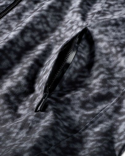 Converse x Patta Rain Jacket Black Gradient, Detail View