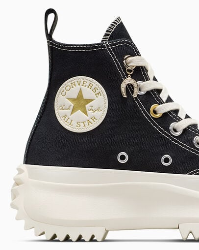 Run Star Hike Charms Black/Egret/Gold, Detail Angle View