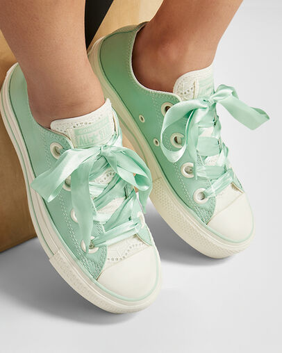 Chuck Taylor All Star Lift Matte Satin Sticky Aloe Green/Egret/Egret, On Foot Shot 2