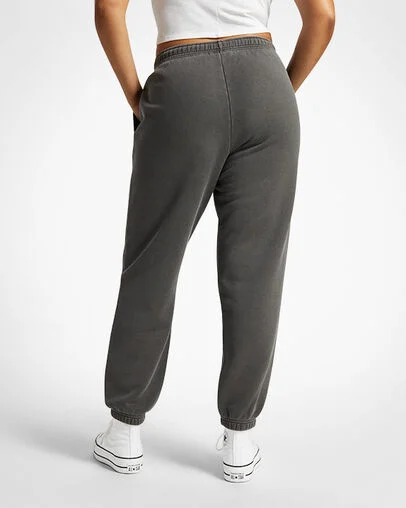 Converse Go-To Sneaker Patch Loose-Fit Sweatpants Converse Black, Back View