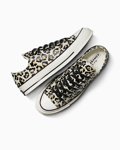 Chuck 70 Glow-In-The-Dark Leopard Print Driftwood/Light Fawn/Black, Angled View