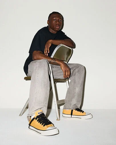 Chuck Taylor Throwback Gold Palm/Vintage White/Black, On Foot Shot 1