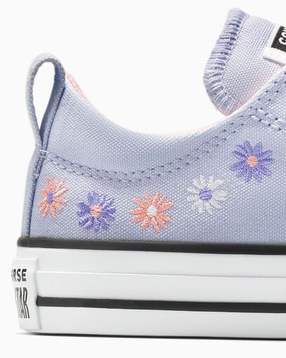 Chuck Taylor All Star Madison Embroidered Florals Blueberry Ice, Detail Angle View
