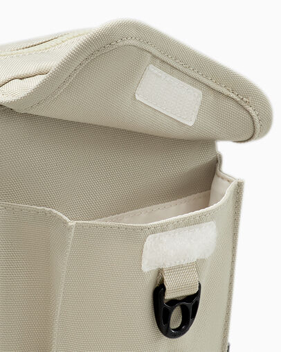 Chuck Taylor Patch Crossbody 2 Bag Pale Surplus, Detail View