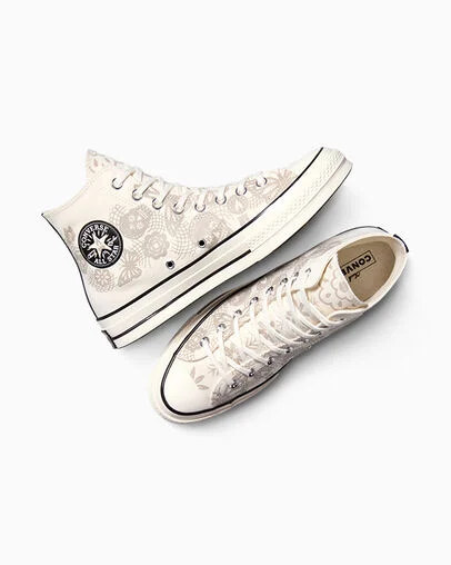 Chuck 70 Day Of The Dead Egret/Papyrus/Black, Angled View