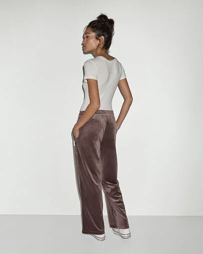 Chuck Taylor Patch Velour Relaxed Track Pant Pot Hole Plum, Detail View