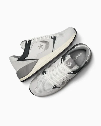 Wave Trainer Barely Grey/Vintage White, Angled View