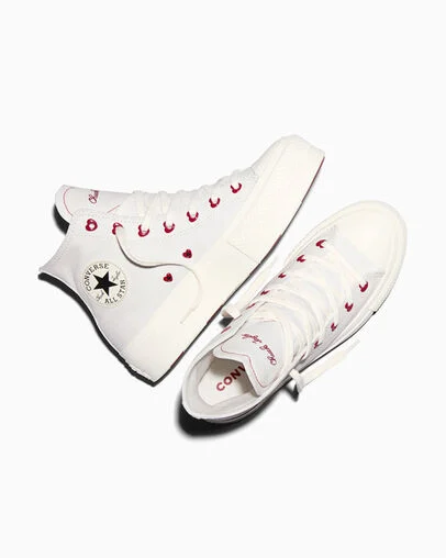 Chuck Taylor All Star Lift Platform Valentine's Day Vintage White/Egret/Days Ahead Red, Angled View