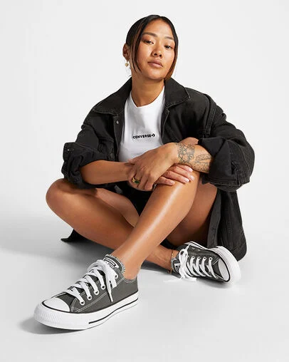 Chuck Taylor All Star Canvas Charcoal, On Foot Shot 2