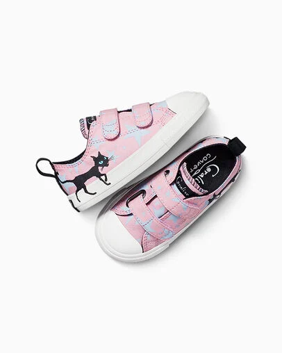 Converse x Coraline Chuck Taylor All Star Easy On Lotus Pink/Black/Fossilized, Angled View