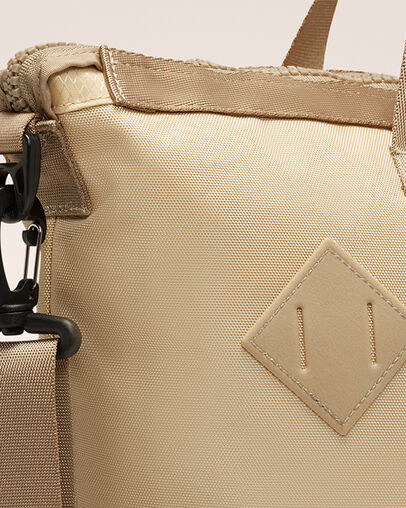 Street Tote Desert Ore/Khaki, On Model View