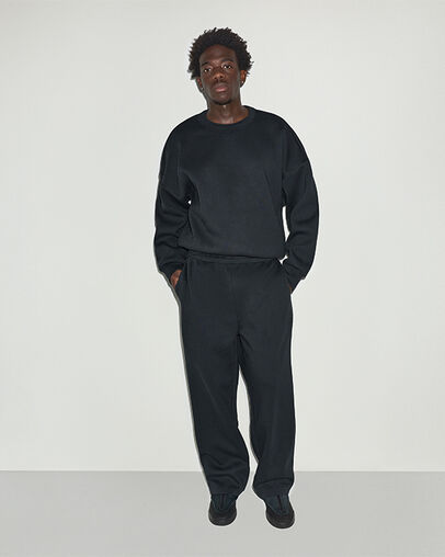 SHAI 001 Long Sleeve Boxy Crew Converse Black
