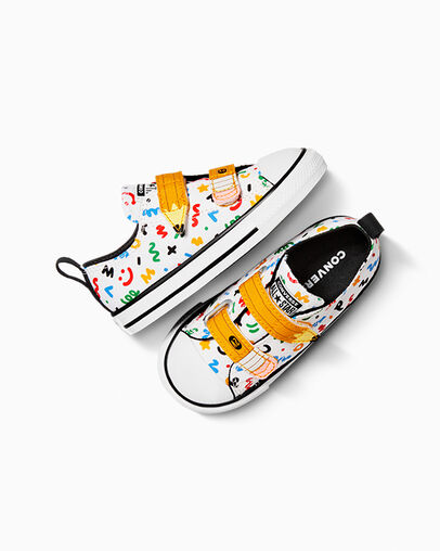 Chuck Taylor All Star Easy-On Doodles White/Yellow/Black, Angled View