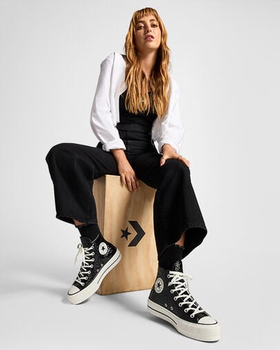 Chuck Taylor All Star Lift Platform Crinkled Leather Black/Egret/Black, On Foot Shot 2