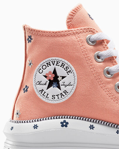 Chuck Taylor All Star Move Platform Petite Petals Vintage Peach/White, Detail Angle View