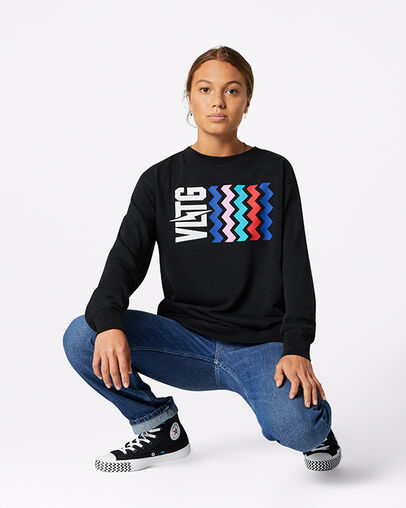 VLTG Crew long Sleeve Black, Full Body View