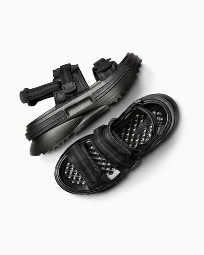 Run Star Utility Sandal CX Black/Black/Black, Angled View