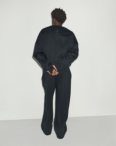 SHAI 001 Long Sleeve Boxy Crew Converse Black