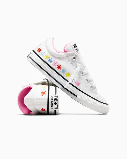 Chuck Taylor All Star Street Embroidered Flowers Easy-On White/Oops Pink/Fever Dream, Detail Angle View