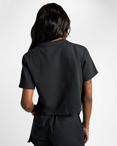 Gradient Logo Cropped T-Shirt Converse Black, Full Body View