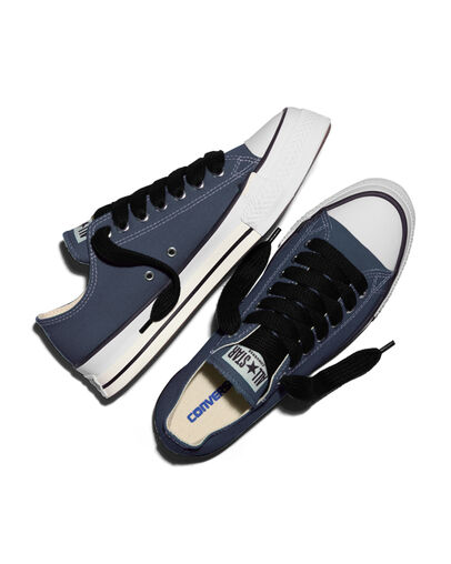 Chuck Taylor Throwback Navy/Vintage White/Black, Angled View