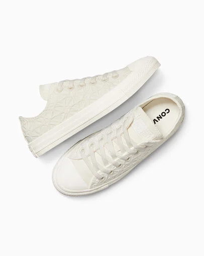 Chuck Taylor All Star Textured Material Egret/Egret/Egret, Angled View