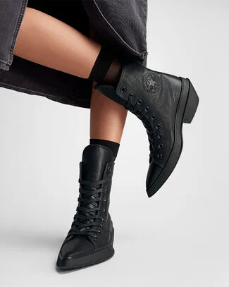 Chuck 70 De Luxe Pointed Leather Black/Black/Black, Outer Side View