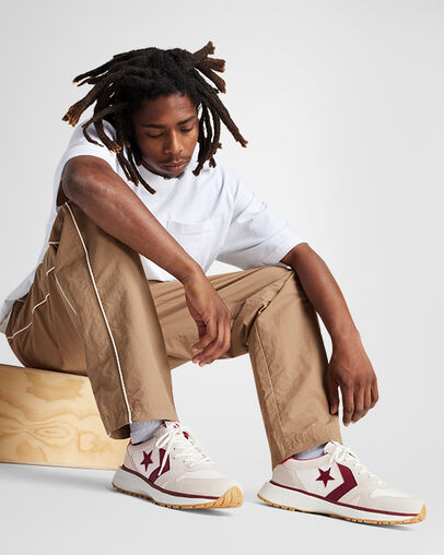 Omni Trainer Egret/Vintage White/Park Red, On Foot Shot 2