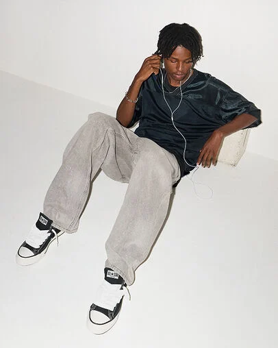 Chuck Taylor Throwback Black/Vintage White/Black, On Foot Shot 1