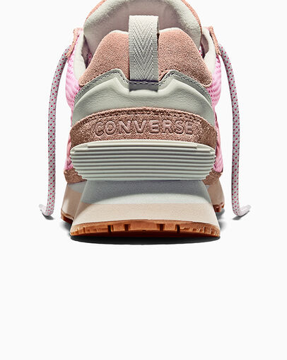 Omega Trainer SE Dried Earth/New Found Bloom, Detail Angle View