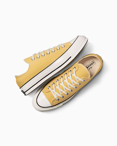 Chuck 70 Bananas/Egret/Black, Angled View