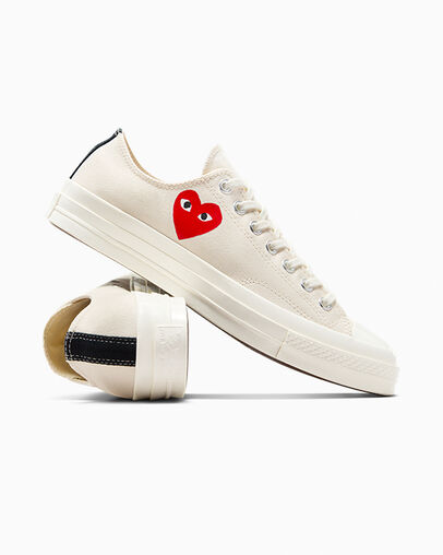 PLAY Comme des Gar&ccedil;ons Single Heart Chuck 70 Blanc lait/Noir/Rouge, Detail Angle View