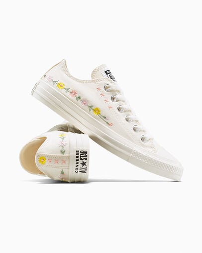 Chuck Taylor All Star Embroidered Flowers Garza/Verde monta&ntilde;a, Detail Angle View