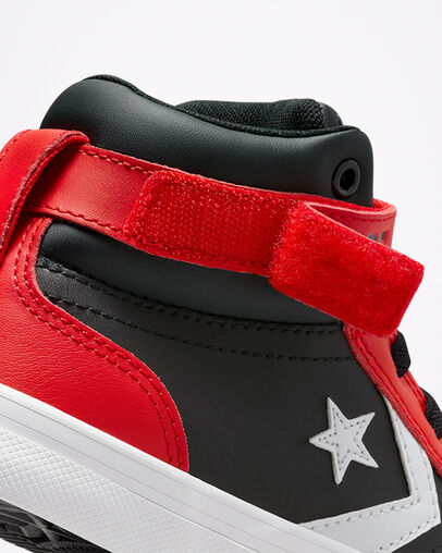 Pro Blaze Strap Varsity Black/Casino/White, Detail Angle View