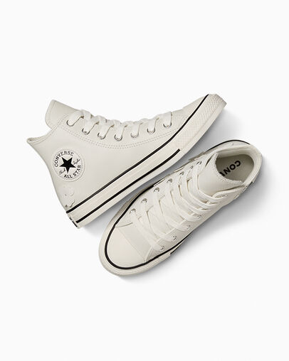 Chuck Taylor All Star Leather 3D Flowers Blanco vintage/Garza/Negro, Angled View
