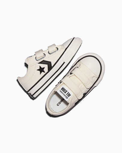 Star Player 76 Easy-On Vintage White/Black/Egret, Angled View