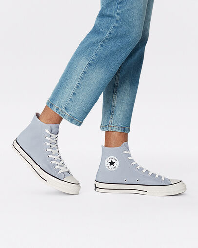 Chuck 70 Vintage Canvas Wolf Grey/Black/Egret, On Foot Shot 1