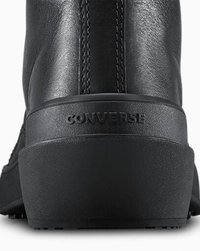 Chuck 70 De Luxe Pointed Leather Black/Black/Black, Detail Angle View