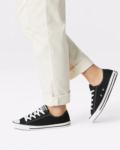 Chuck Taylor All Star Dainty Canvas Black/White/Black, Detail Angle View