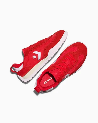 Run Star Trainer Easy-On Red/New Found Bloom Pink/Egret, Angled View