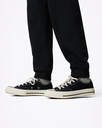 Pantal&oacute;n de ch&aacute;ndal Embroidered French Terry Negro Converse
