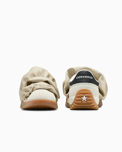 Run Star Trainer Ruffle Egret Ruffles, Heel View