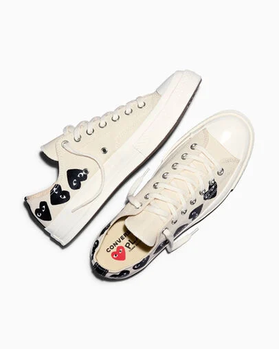 Converse x PLAY Comme des Gar&ccedil;ons Chuck 70 Multi Heart Milk/Black/Egret, Angled View