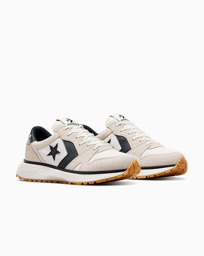 Omni Trainer Egret/Vintage White/Black, Top and Side View