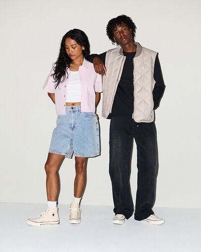 Chuck 70 Vintage Canvas Parchemin/Grenat/&Eacute;cru, On Foot Shot 2