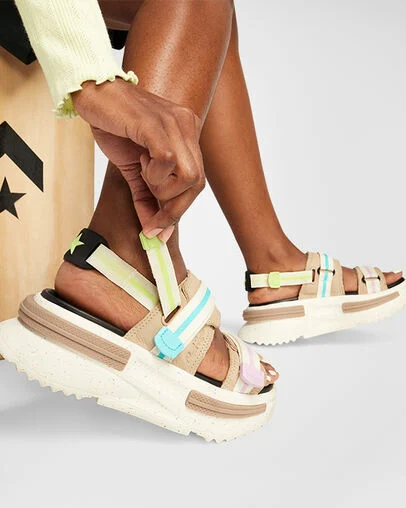 Run Star Utility Sandal CX Easy On Beige granola/Jaune c&eacute;drat, On Foot Shot 1