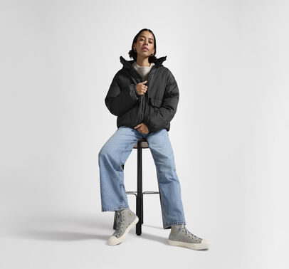 Short Cargo Puffer Jacket Converse Black, Full Body View