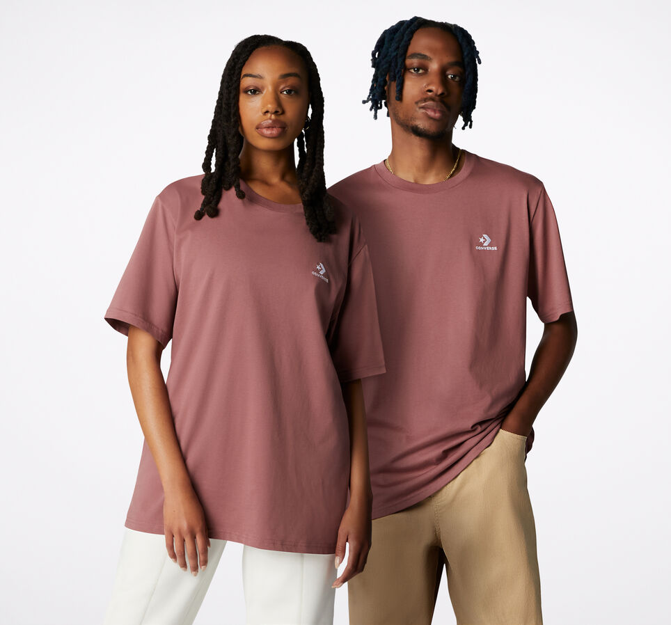 Converse Converse Go-To Embroidered Star Chevron T-Shirt mit Standardpassform Brown