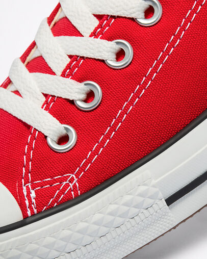 Chuck Taylor All Star Classic Rouge, Detail Angle View