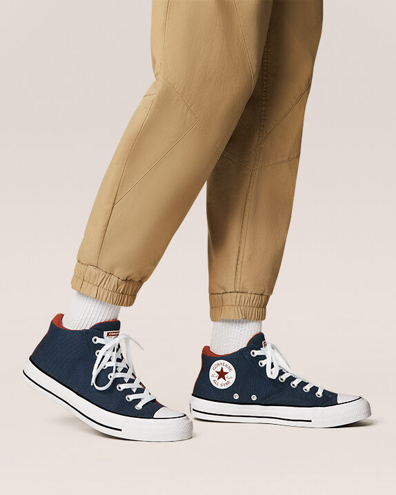 Malden Street Unisex Mid Shoe. Converse 